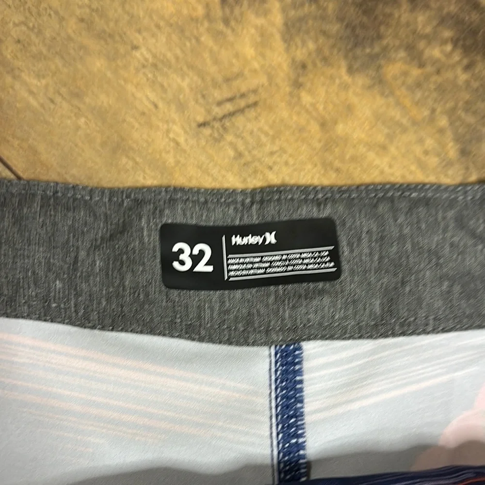 HURLEY Men's Phantom Tropical Sunset Swim Shorts, Size 32, NWT